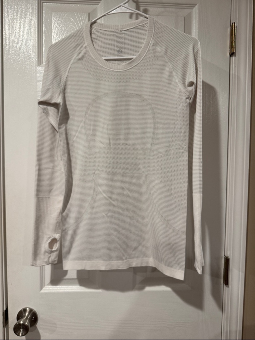 Lululemon swiftly long sleeve size 6